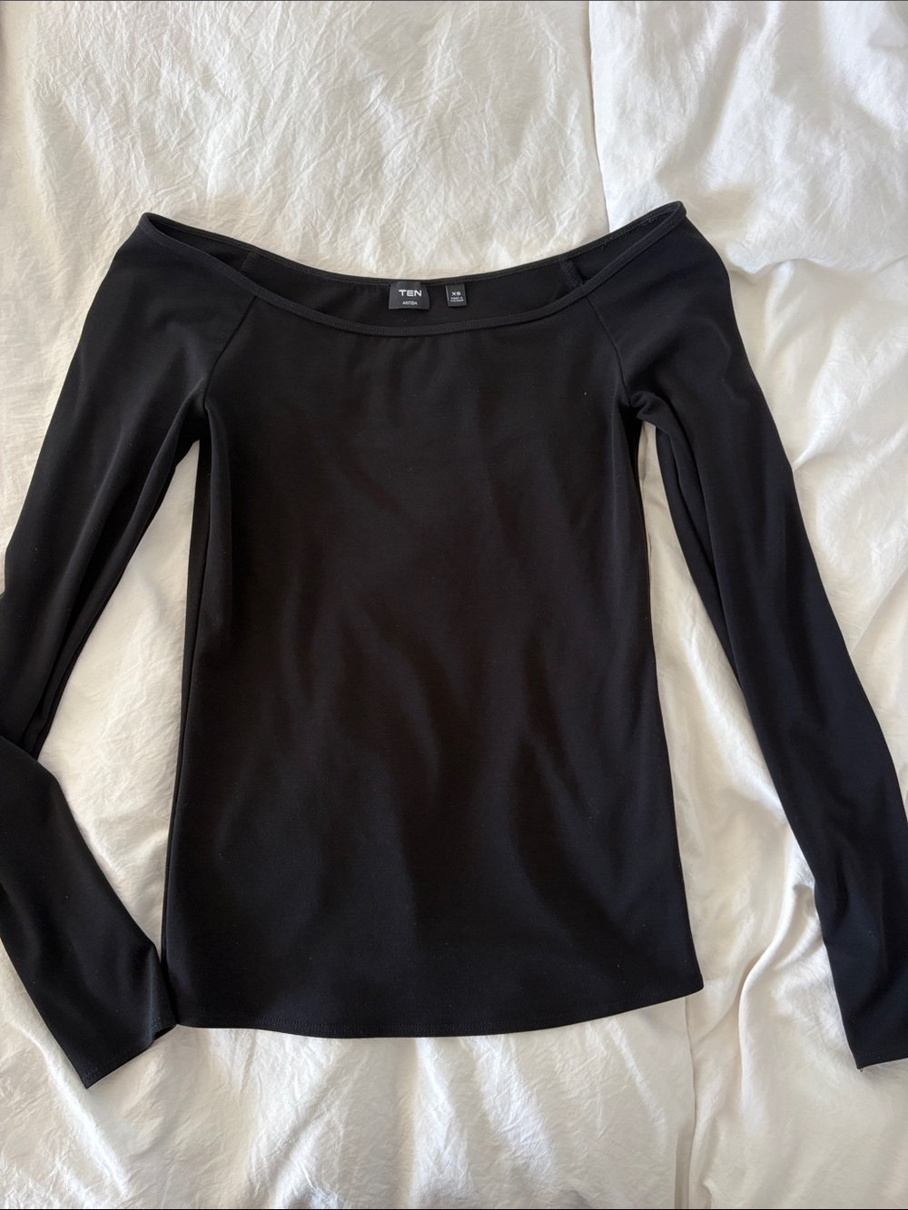 Aritzia Black Off-Shoulder Long Sleeve Top
